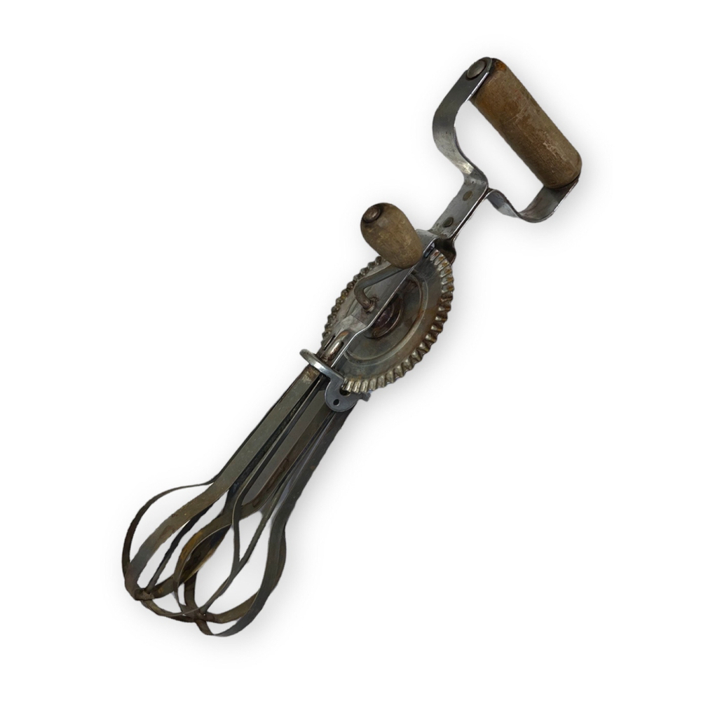 Antique Beater Rustic Chippy Yellow Handle Hand Mixer Kitchen Utensil Vintage - Picture 3 of 8